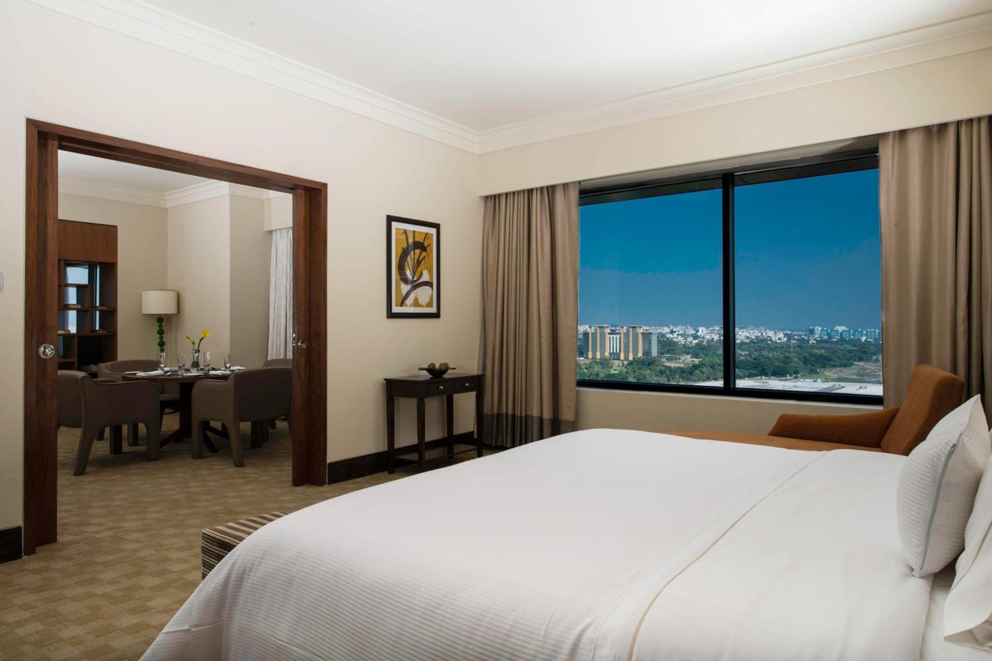 The Westin Pune Koregaon Park Экстерьер фото