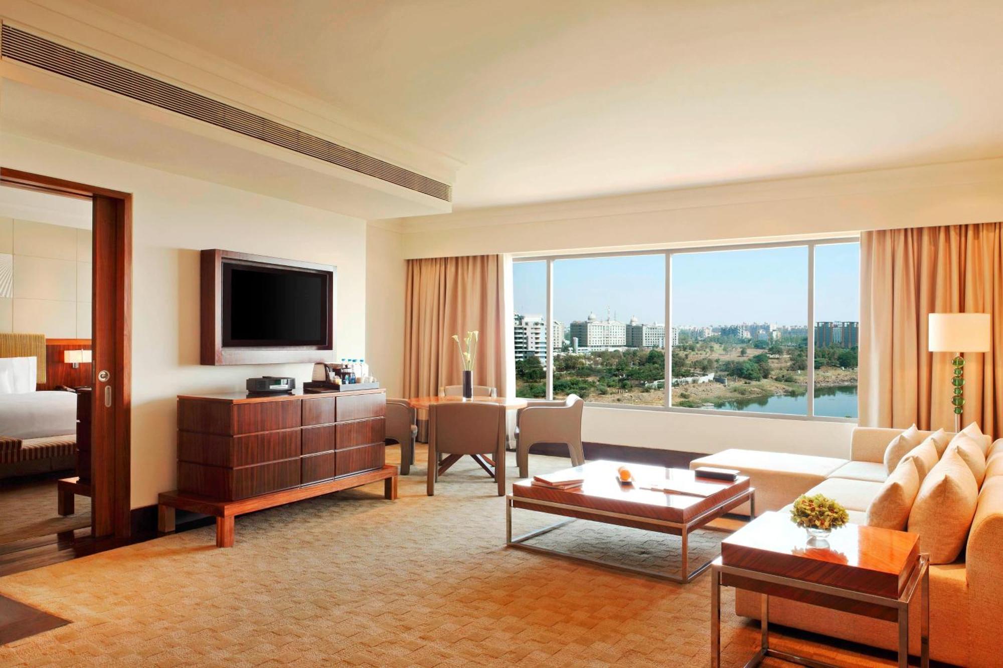 The Westin Pune Koregaon Park Экстерьер фото
