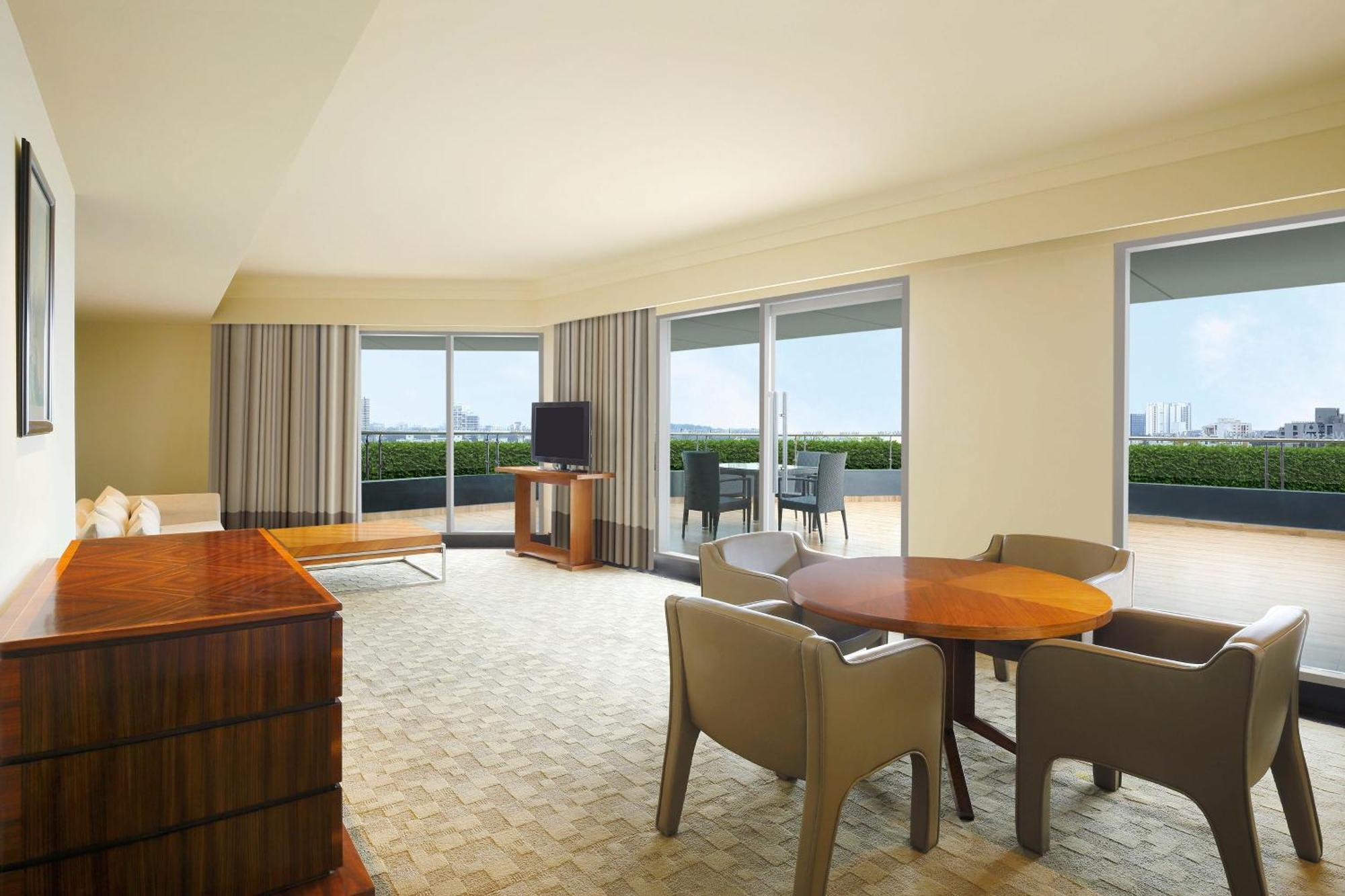 The Westin Pune Koregaon Park Экстерьер фото