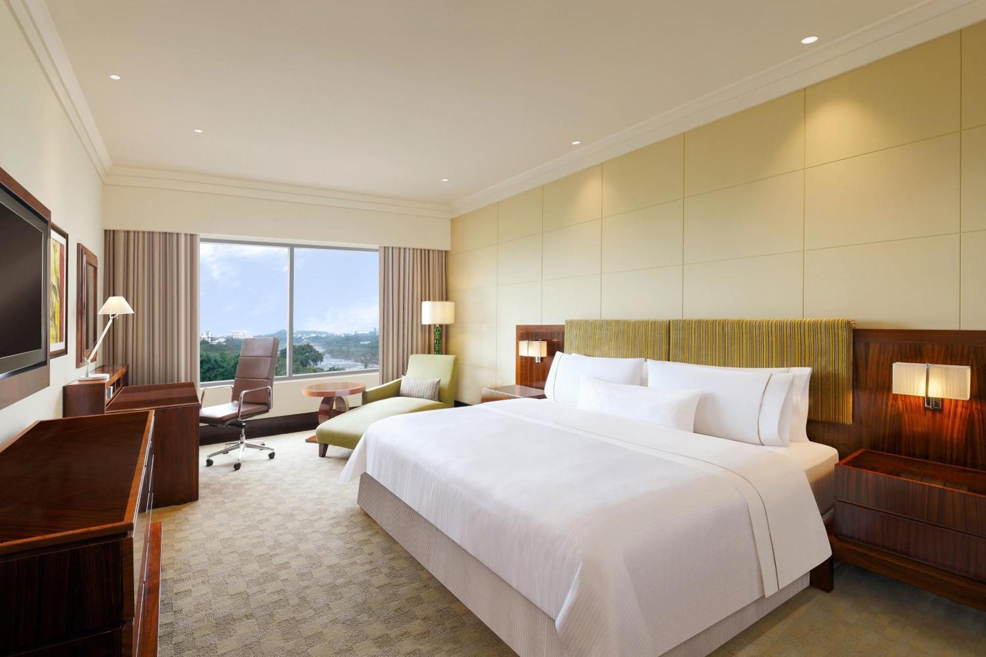 The Westin Pune Koregaon Park Экстерьер фото